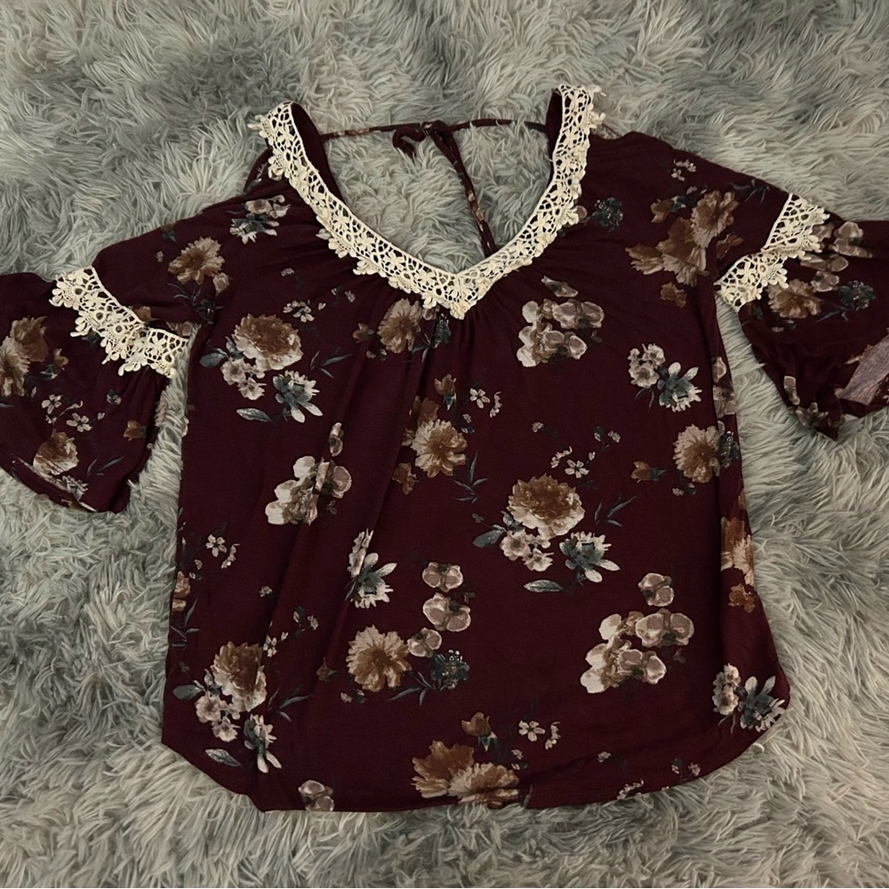 GG Collection Burgundy Floral Blouse with Lace